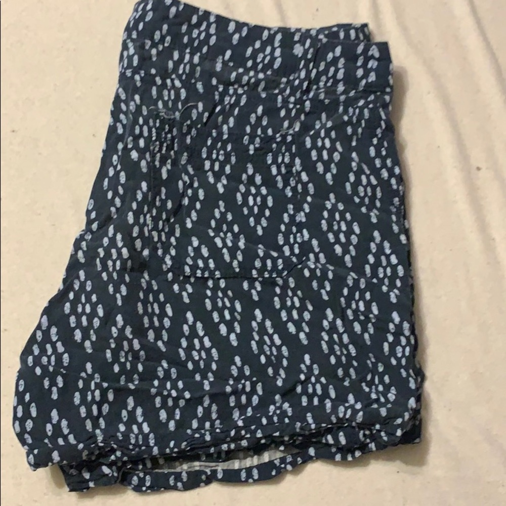 Shorts - Picture 3 of 3